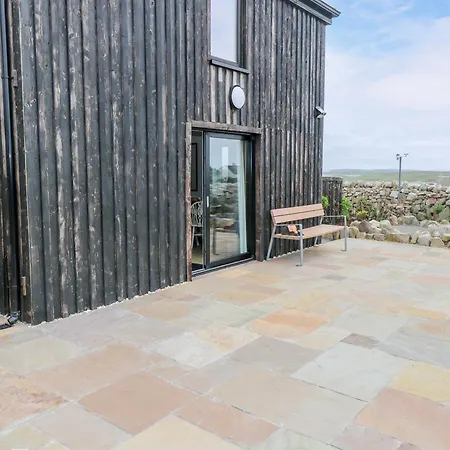 Nead Na Bhfainleog Swallows Nest * Aughrus More