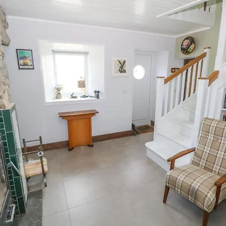 Nead Na Bhfainleog Swallows Nest * Aughrus More